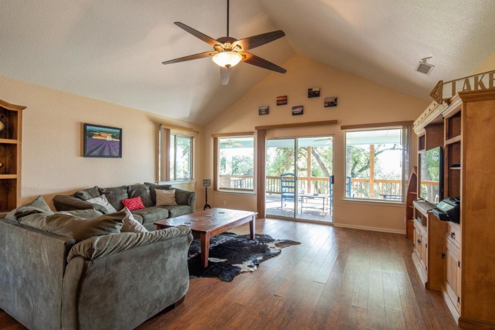 Lakeshore Escape Home Image 13