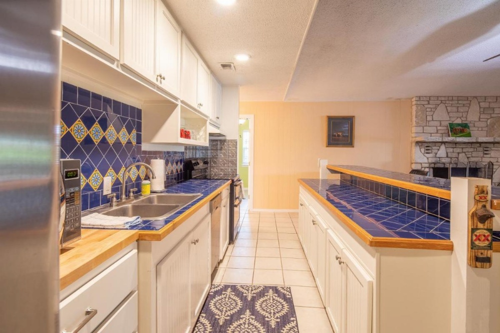 Lakeshore Escape Home Image 16